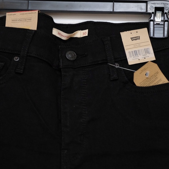 Levi’s 311 Shaping Skinny Hypersoft jeans - Picture 11 of 16